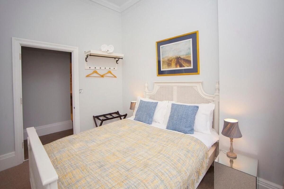 Stylish City Centre Apartment - Bath Exteriér fotografie