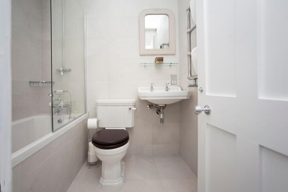 Stylish City Centre Apartment - Bath Exteriér fotografie
