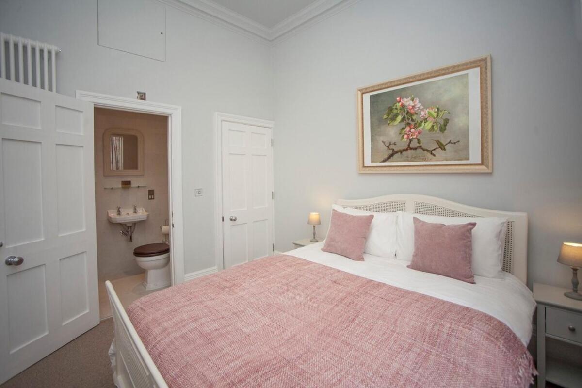 Stylish City Centre Apartment - Bath Exteriér fotografie